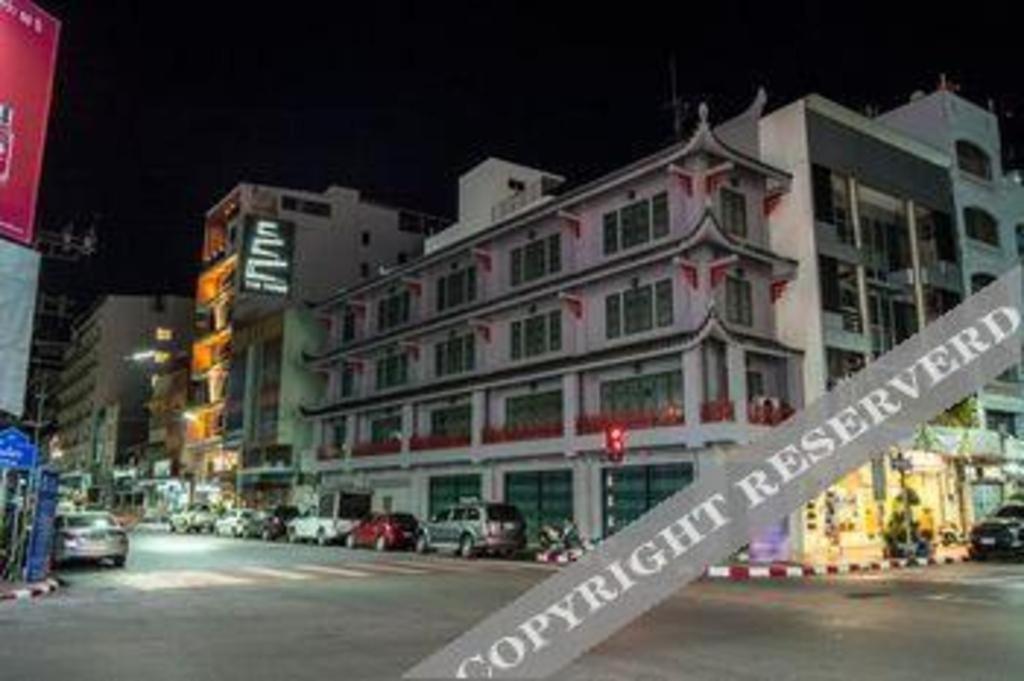 The Three Hat Yai Ngoại thất bức ảnh